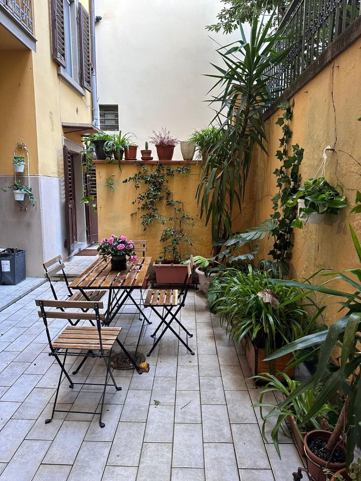 One-Bedroom Apartment With Patio フィレンツェ エクステリア 写真