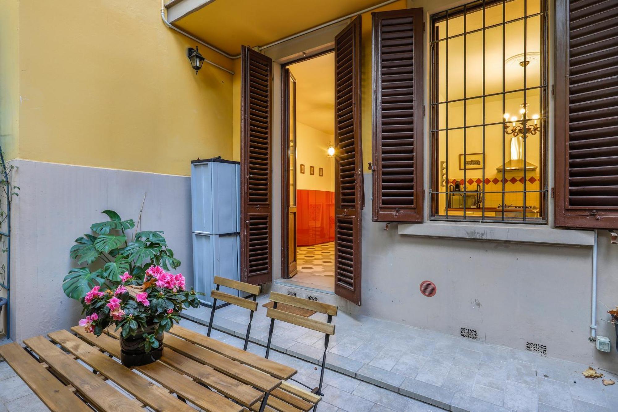 One-Bedroom Apartment With Patio フィレンツェ エクステリア 写真